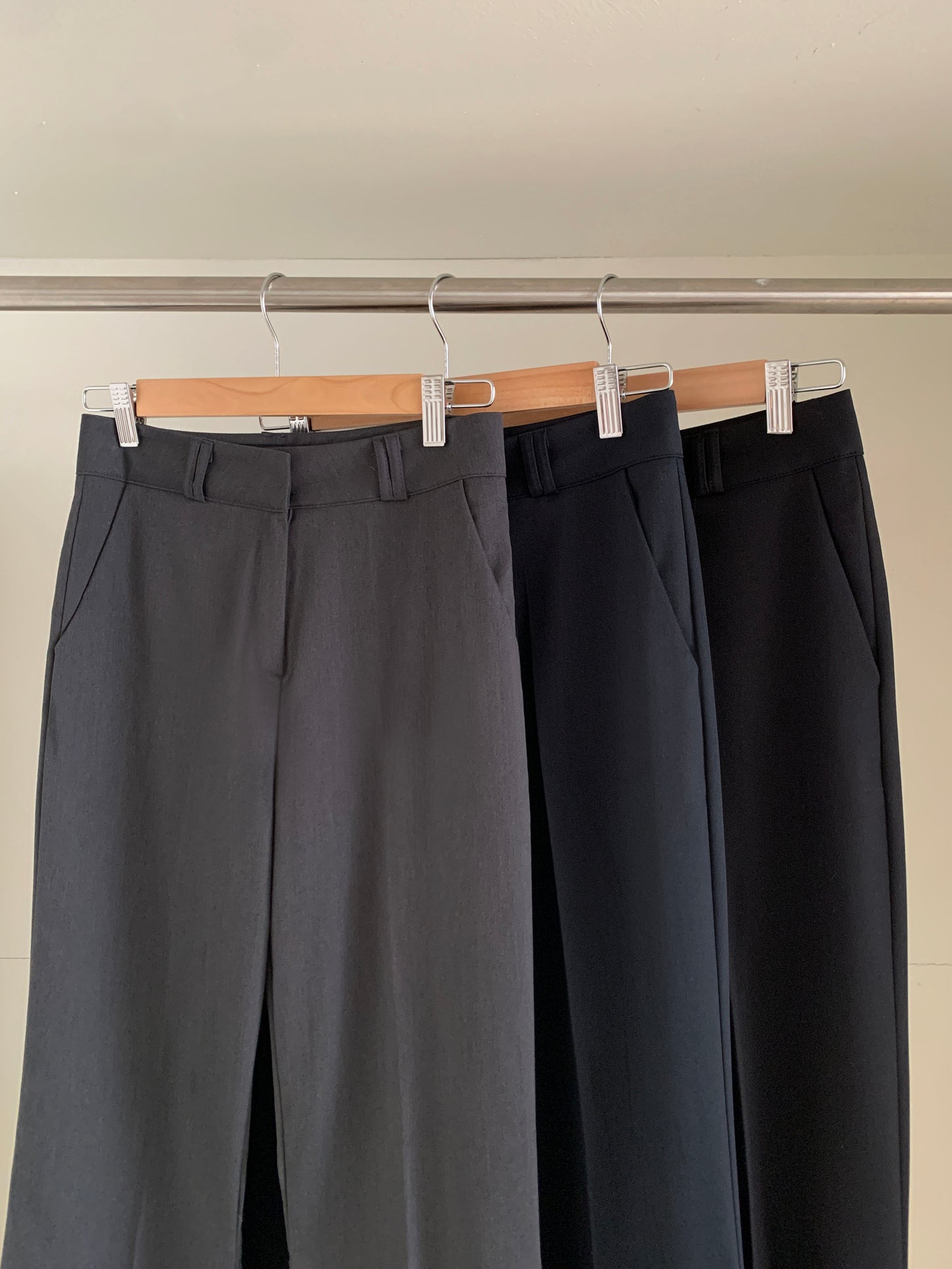 Modern Line Bootcut Slacks