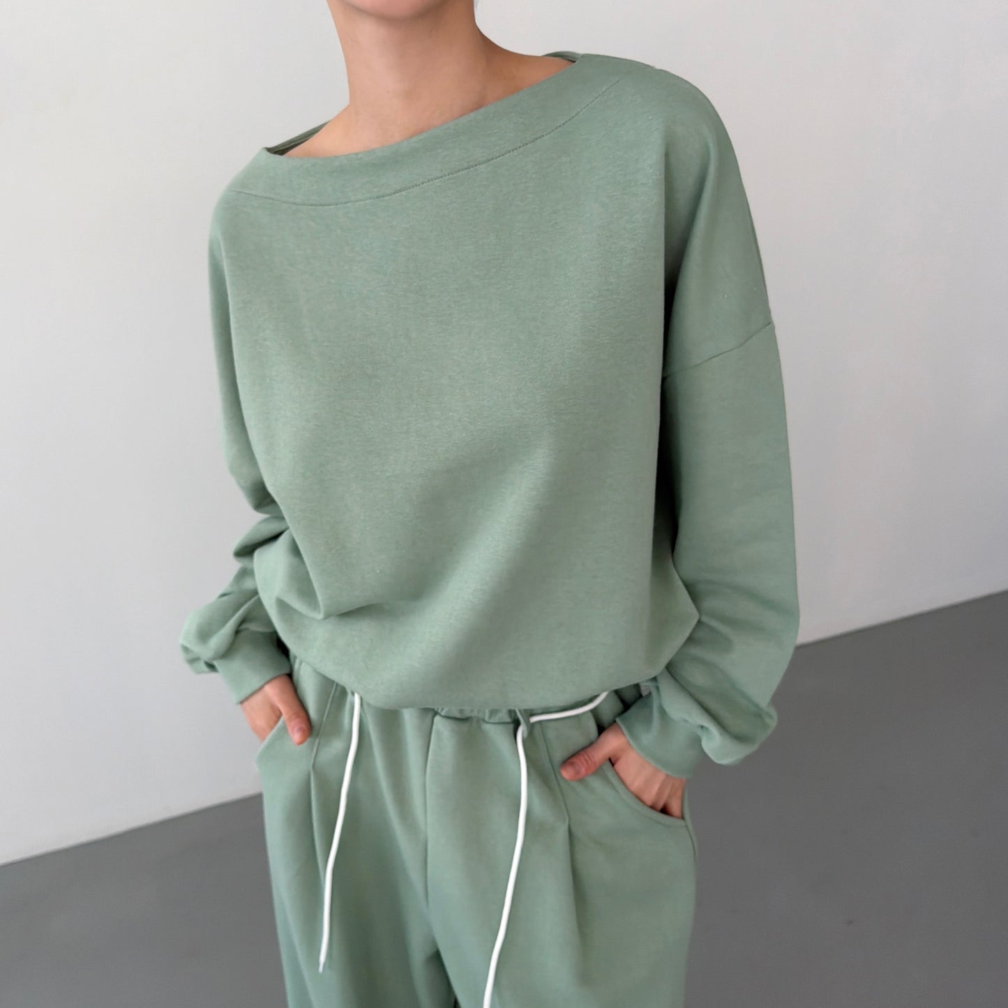 Boat neck sweatshirt set