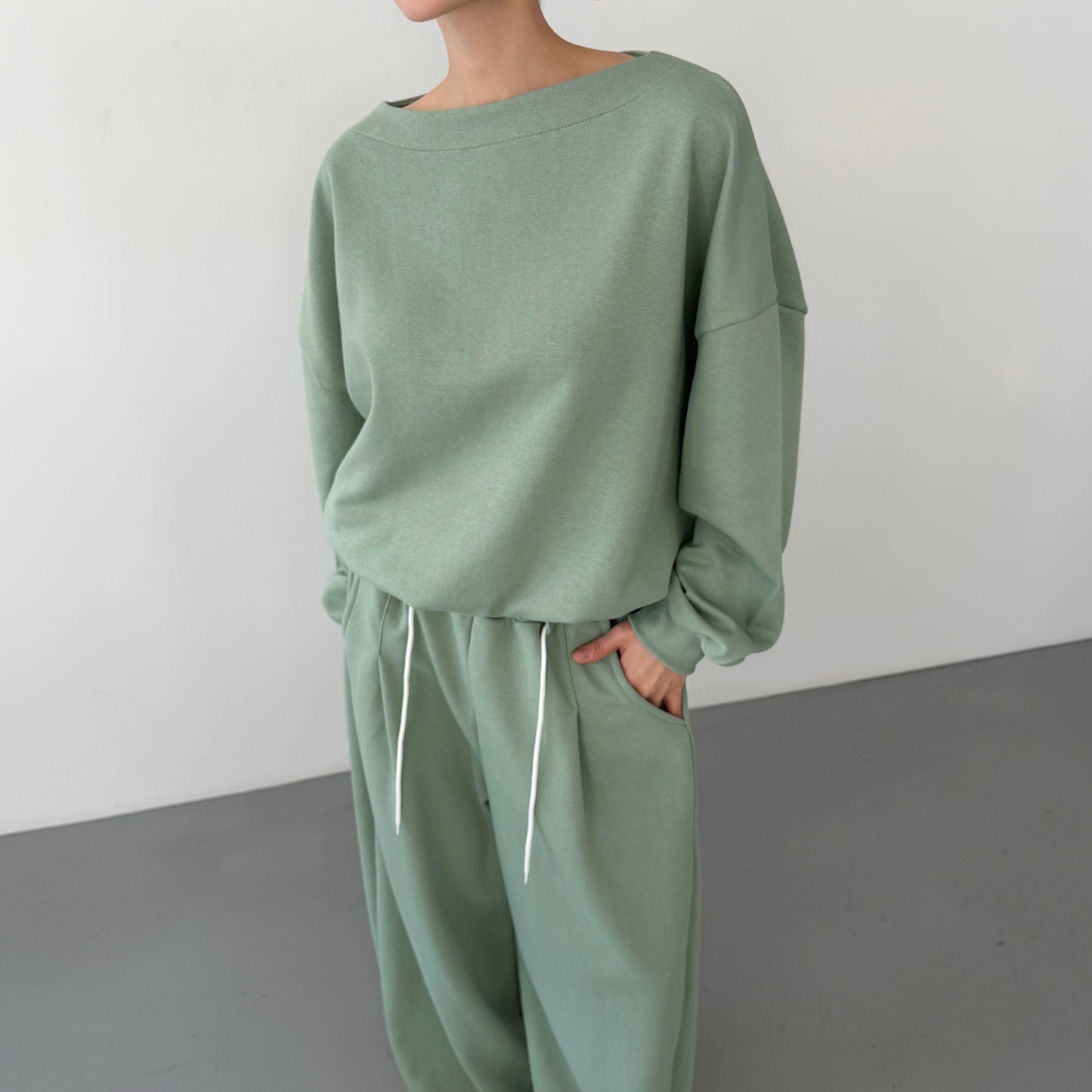 Boat neck sweatshirt set