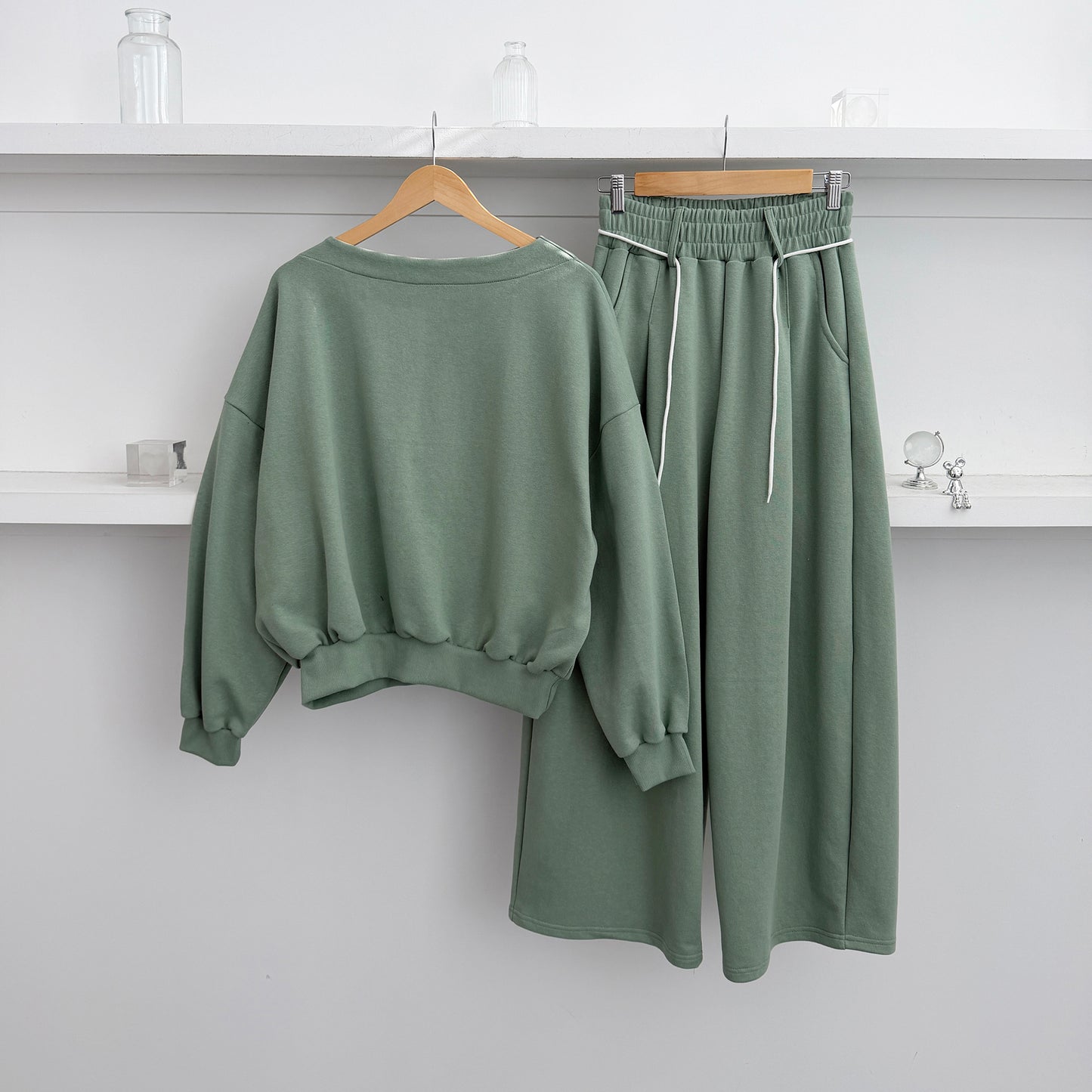 Boat neck sweatshirt set