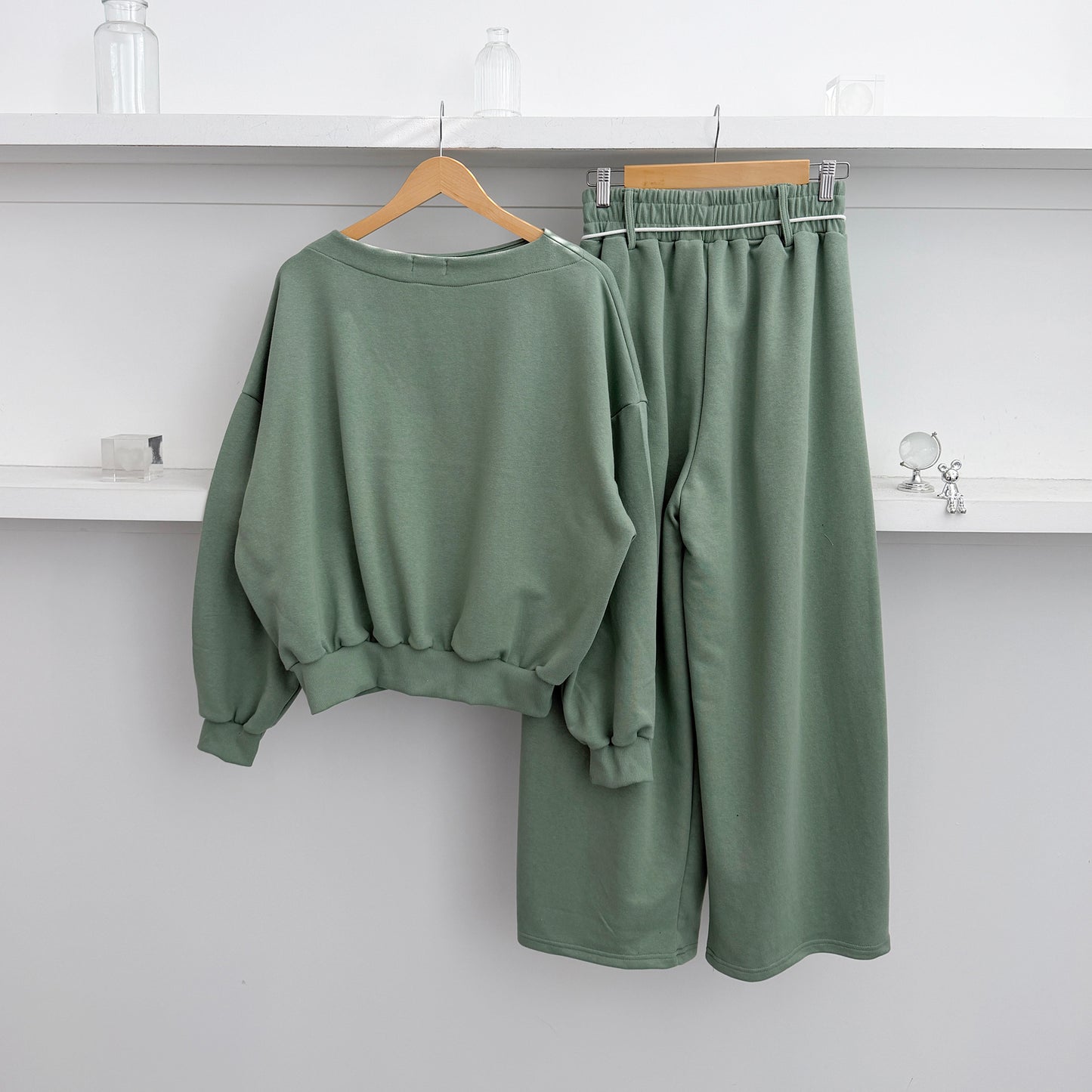 Boat neck sweatshirt set