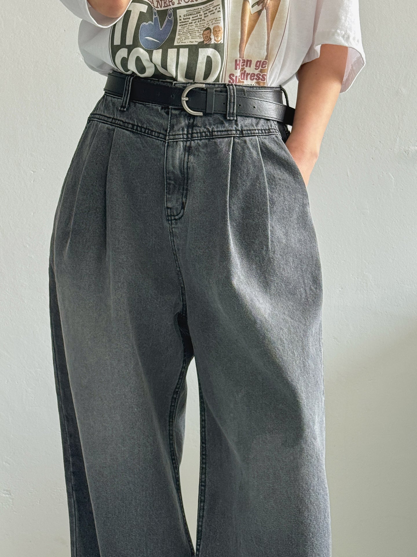 Wide fit jeans with pintucks