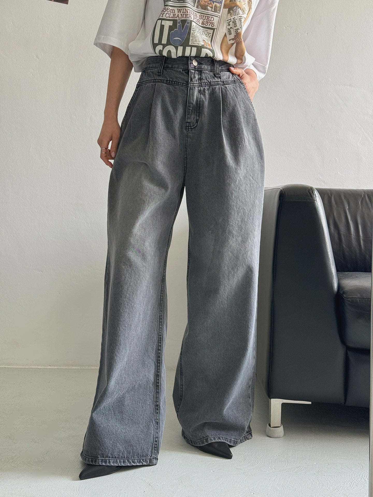Wide fit jeans with pintucks