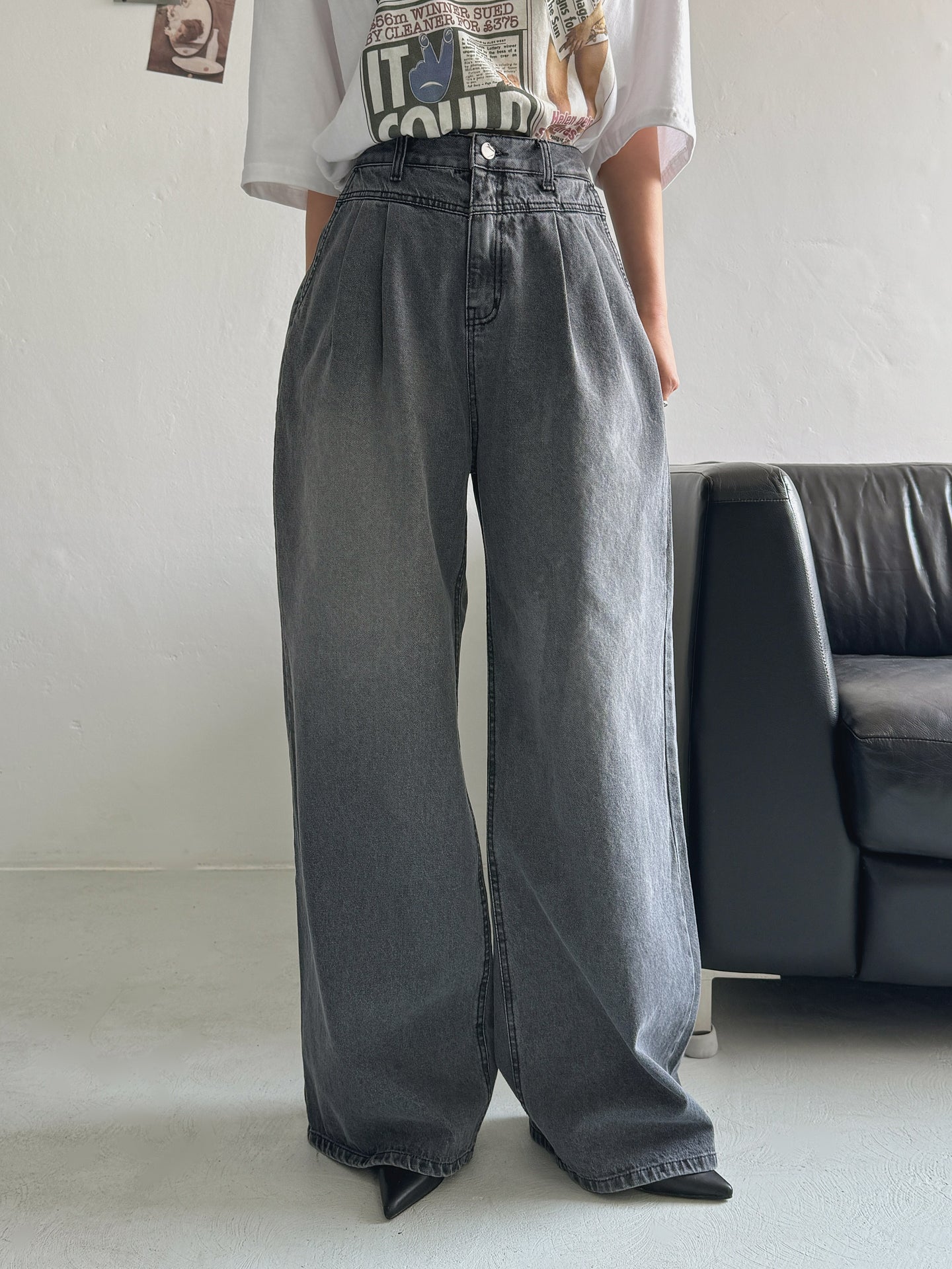 Wide fit jeans with pintucks