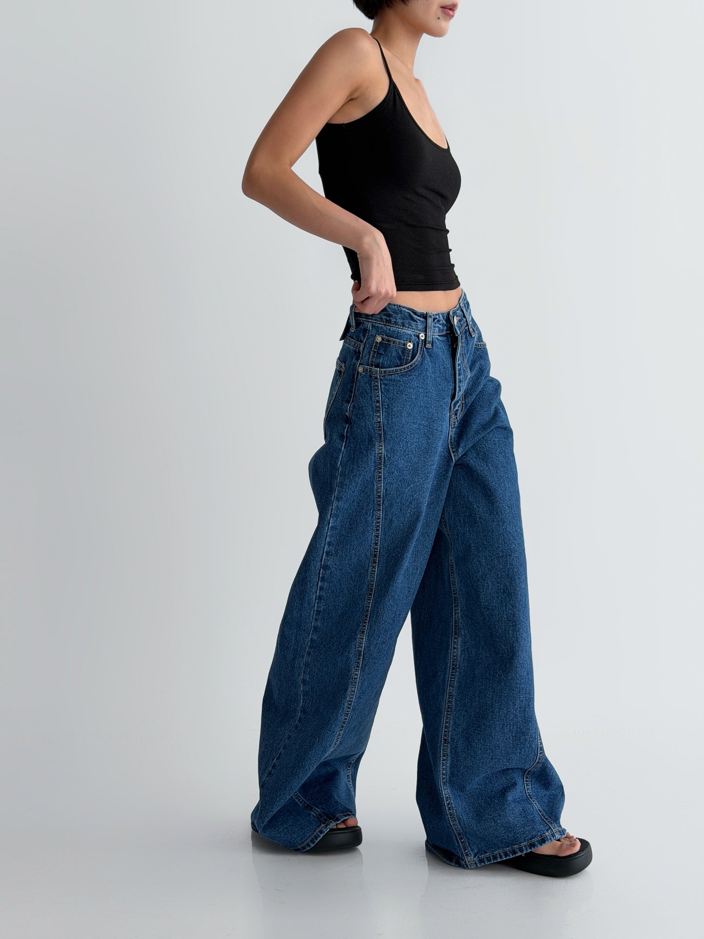 Cut-out Curved Wide Bootcut Pants