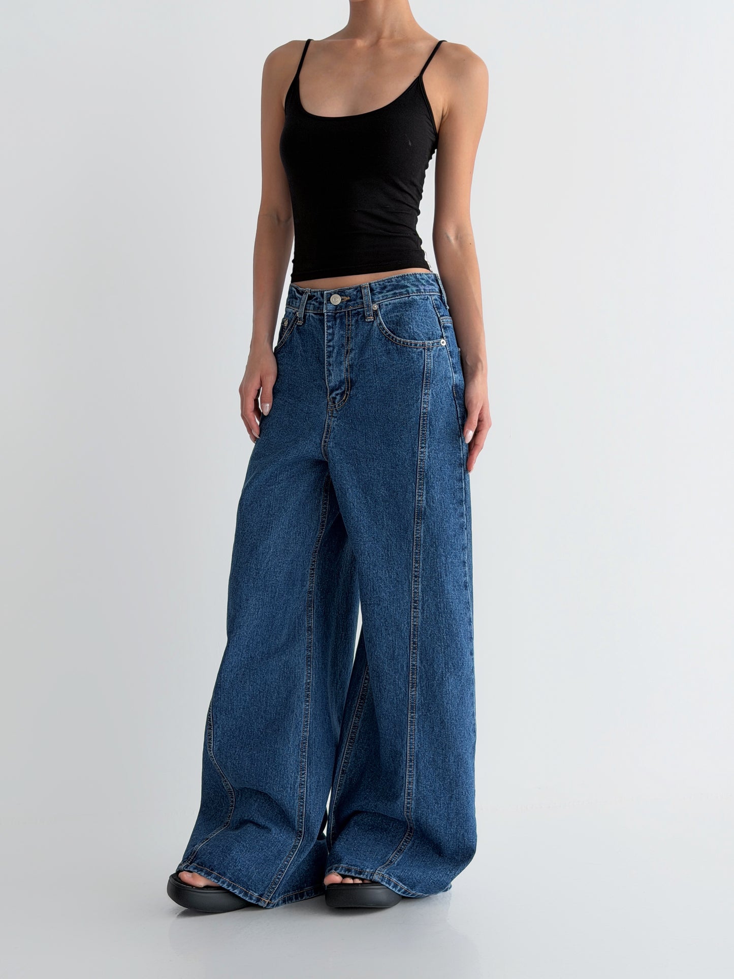 Cut-out Curved Wide Bootcut Pants