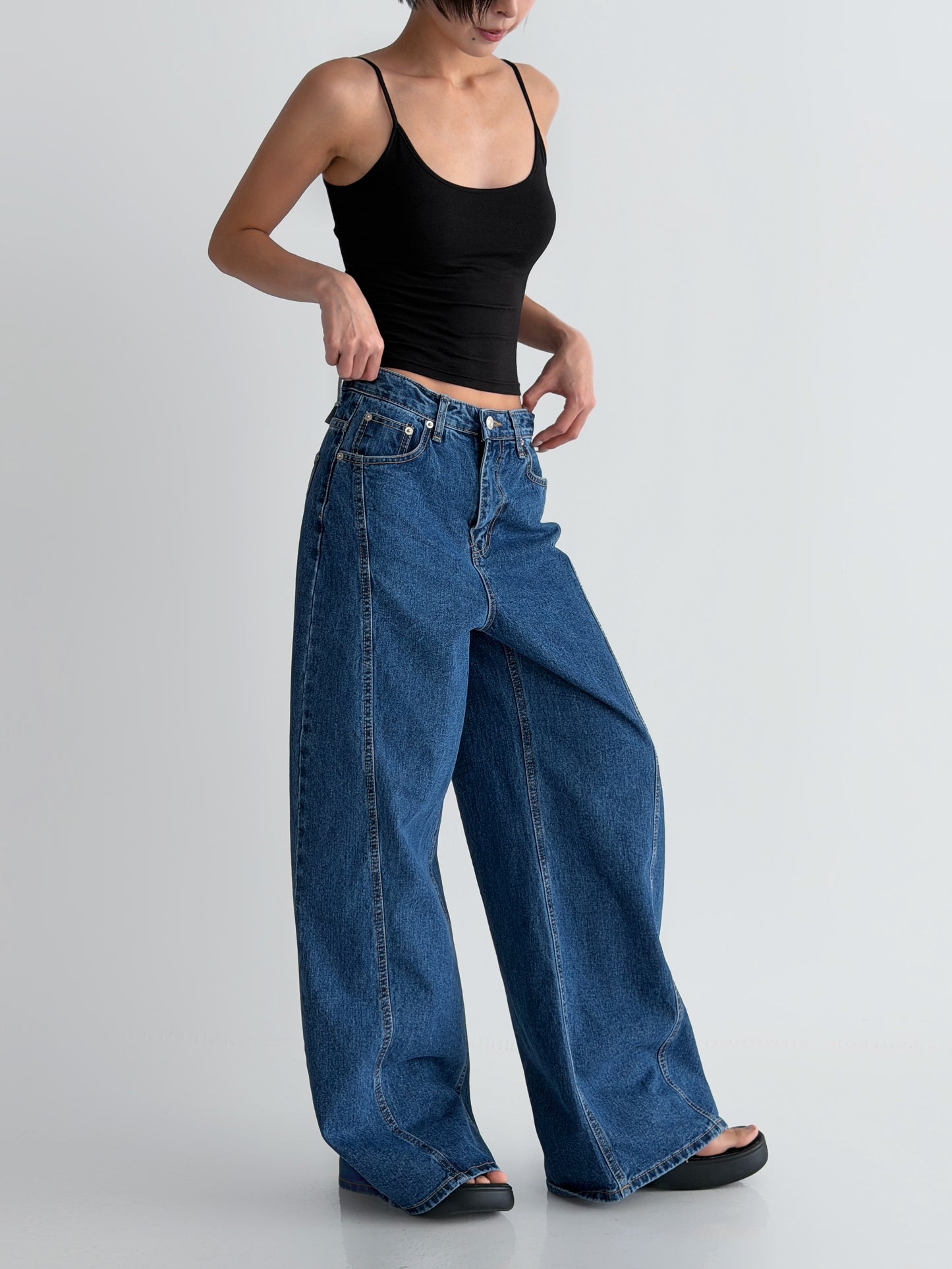 Cut-out Curved Wide Bootcut Pants