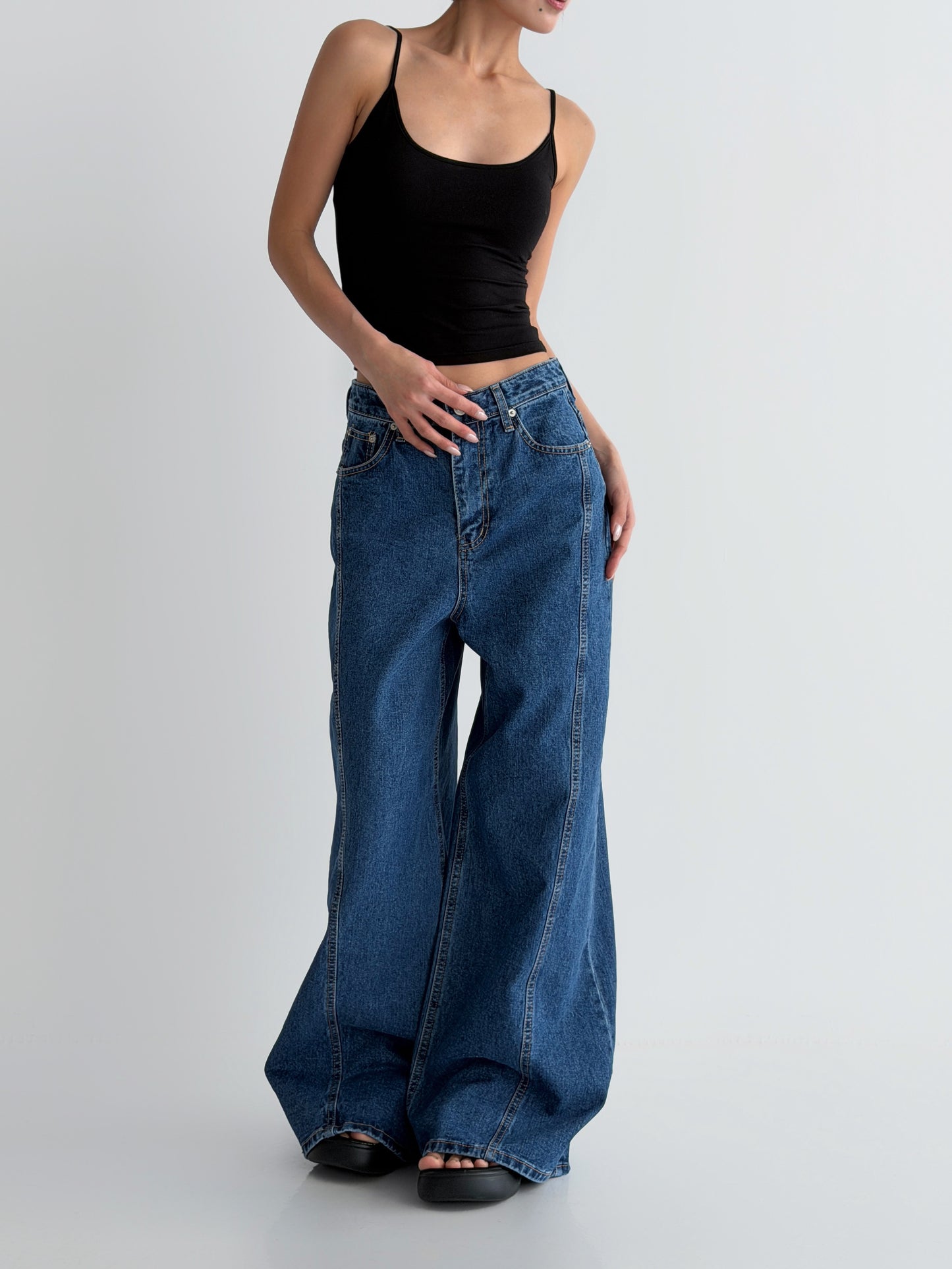 Cut-out Curved Wide Bootcut Pants