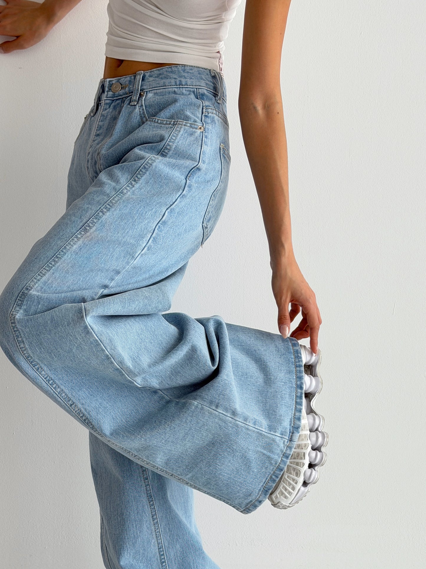 Curved Cut Wide Bootcut Denim Pants
