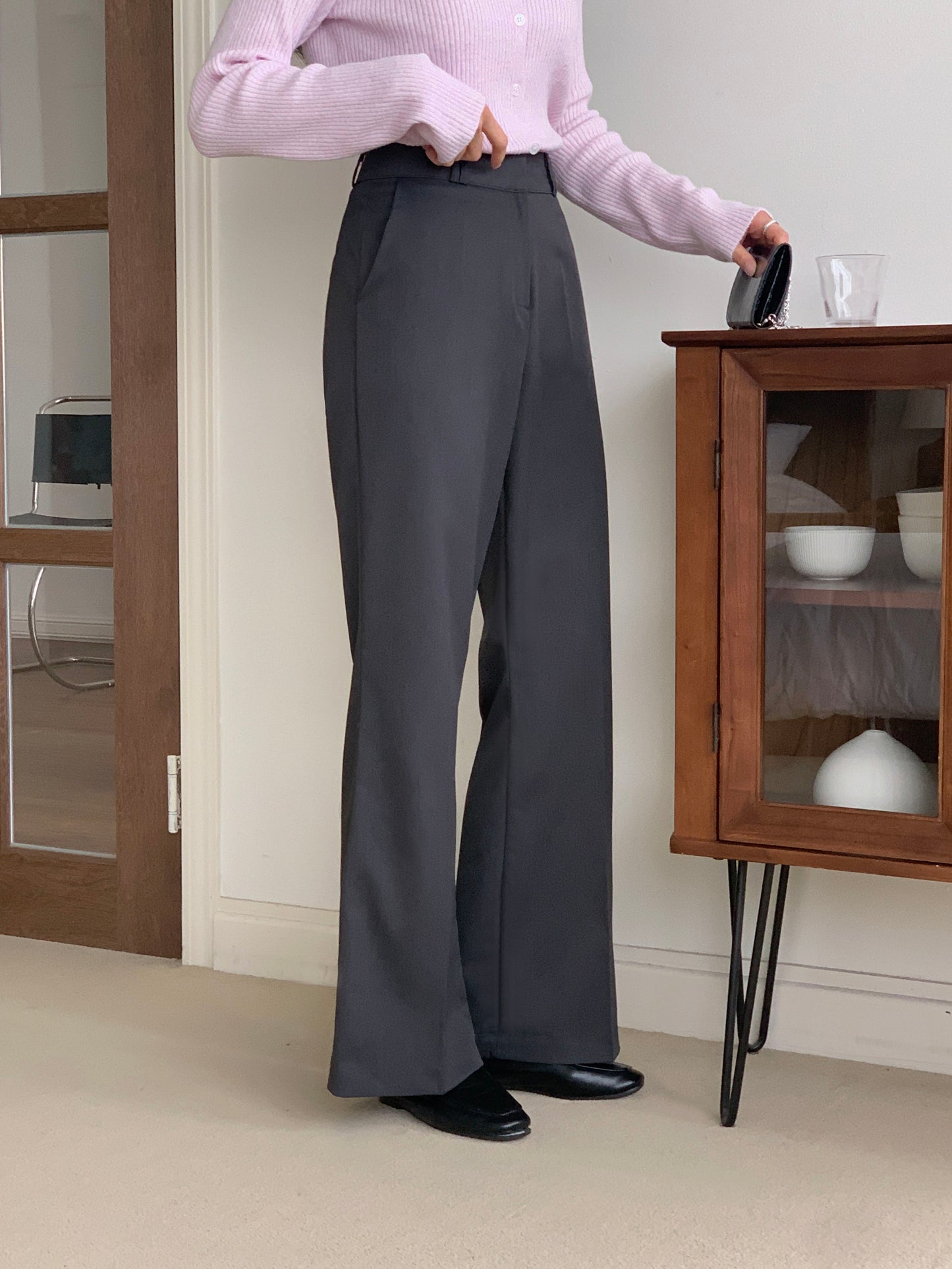 Modern Line Bootcut Slacks