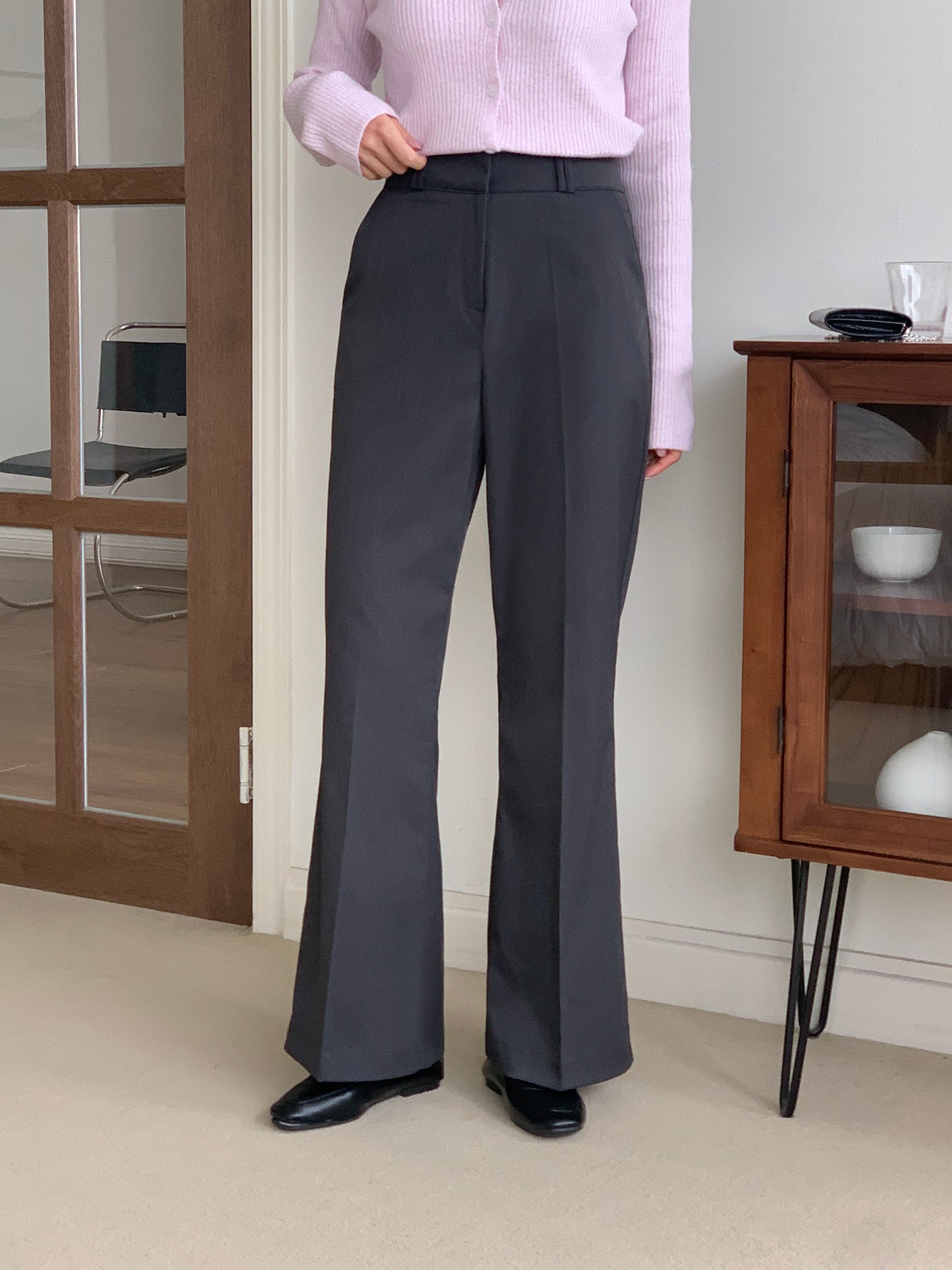 Modern Line Bootcut Slacks